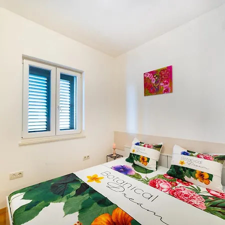 Apartman Happy In Center 10 Min Walk From Bacvice *