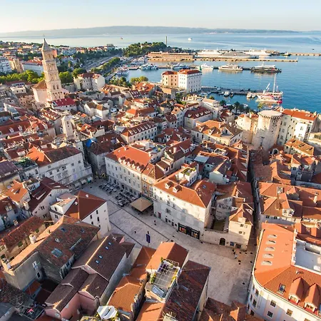 Apartman Happy In Center 10 Min Walk From Bacvice