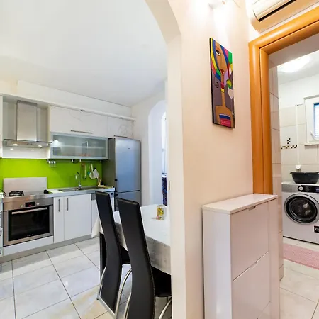Happy In Center 10 Min Walk From Bacvice Apartment Split