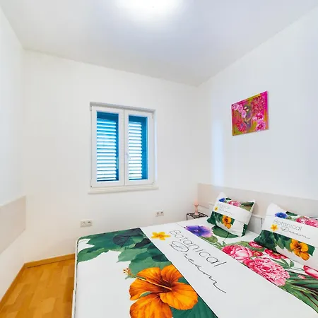 Happy In Center 10 Min Walk From Bacvice Split